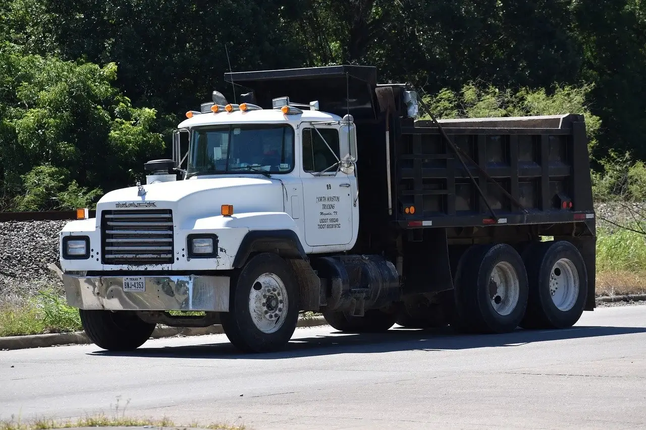 How Many Cubic Yards in a Dump Truck?